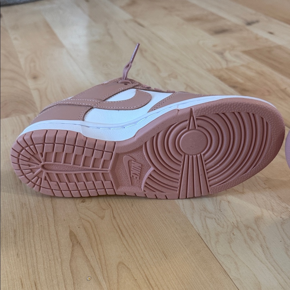 Brand new Nike dunks - Picture 8 of 9